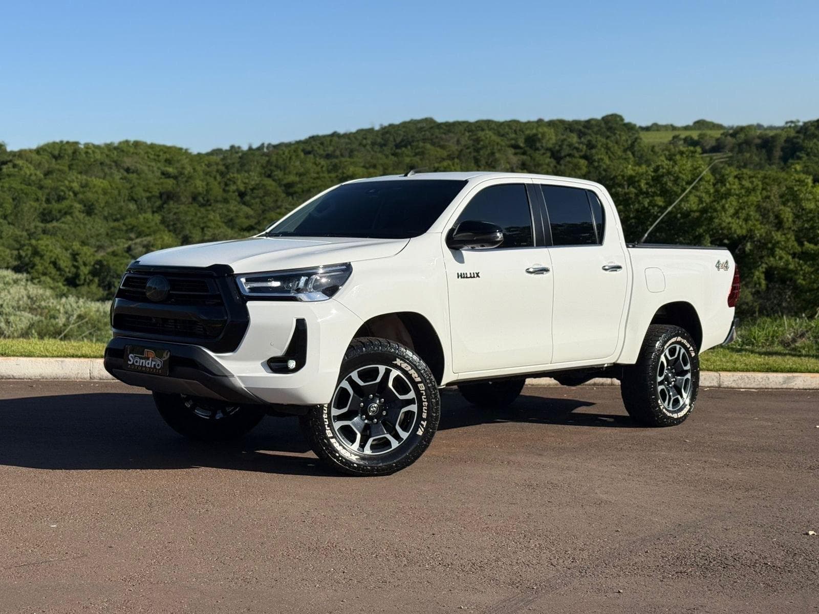 Toyota - Hilux CD SRX 4x4 2.8 TDI 16V Diesel Aut. - 2023