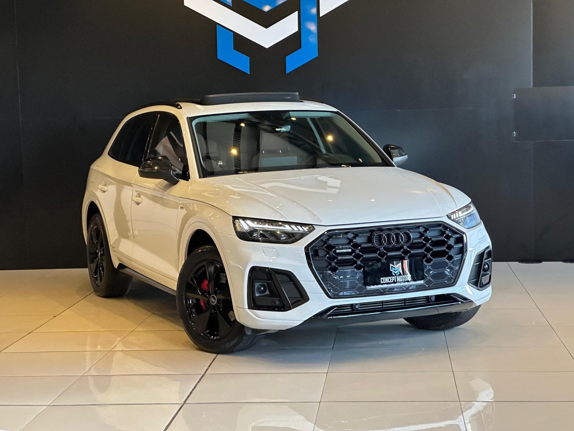 Audi - Q5 S-Line 2.0 TFSI Quattro S-tronic - 2023