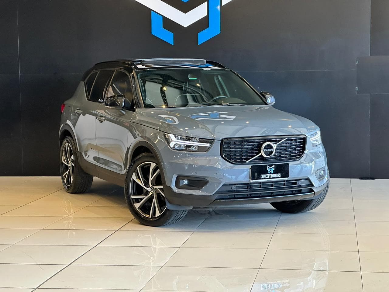 Volvo - XC40 T-5 R-DESIGN 1.5 FWD (Híbrido) - 2021