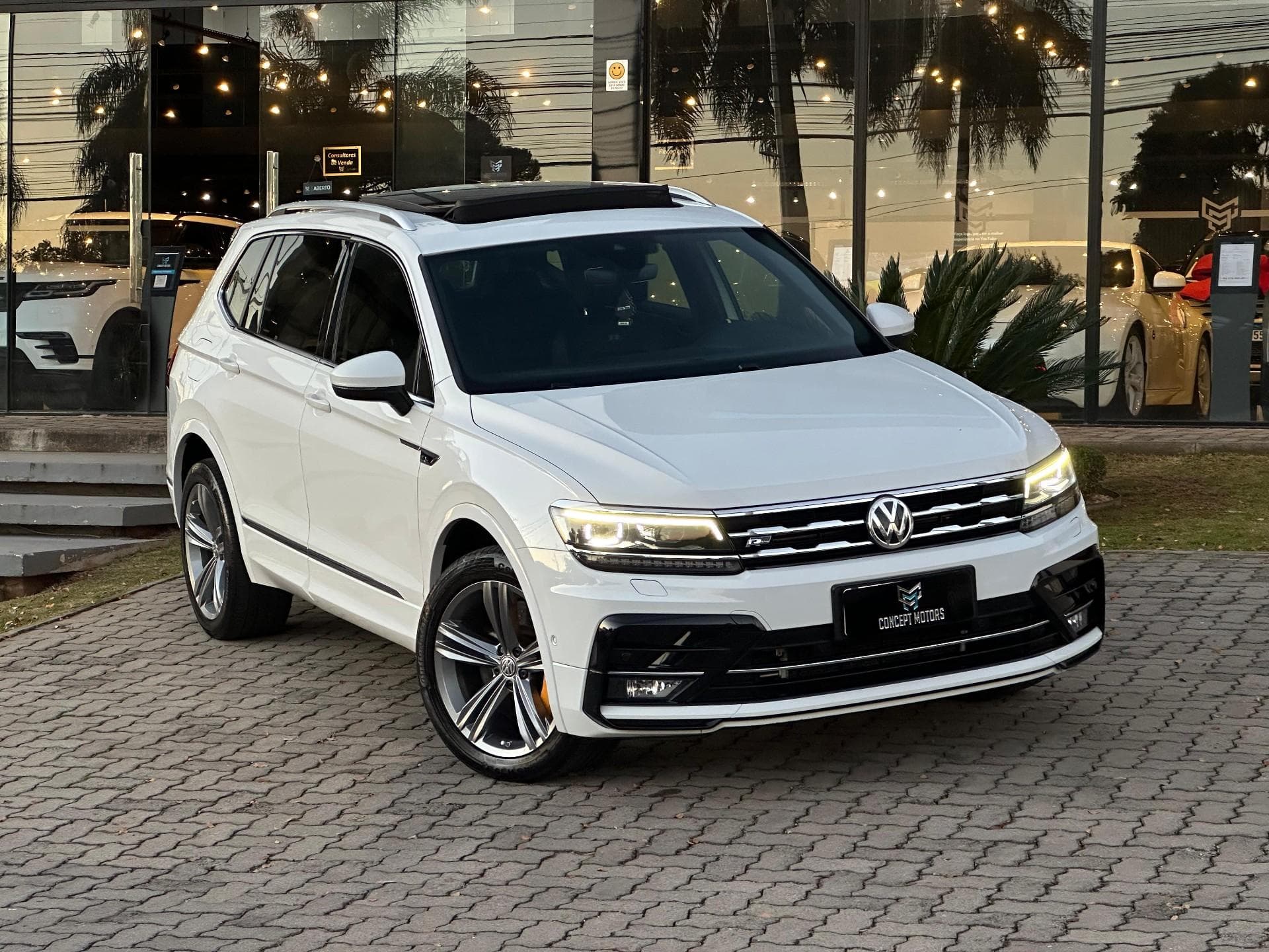 Volkswagen - Tiguan Allspac R-Line 350 TSI 2.0 4x4 - 2020