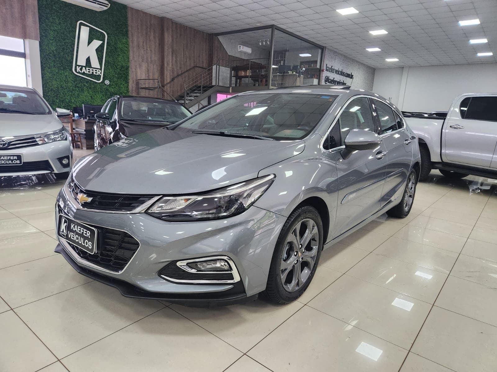 CRUZE HATCH