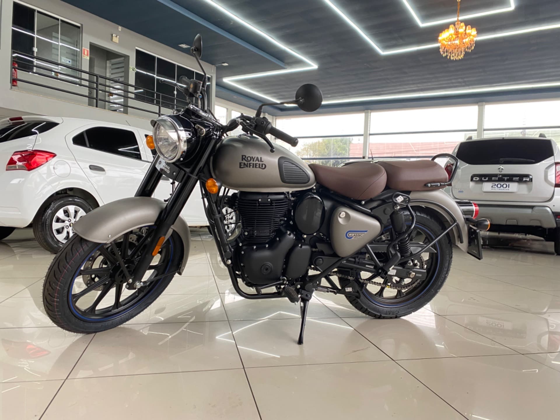 Royal Enfield Classic 350 Dark