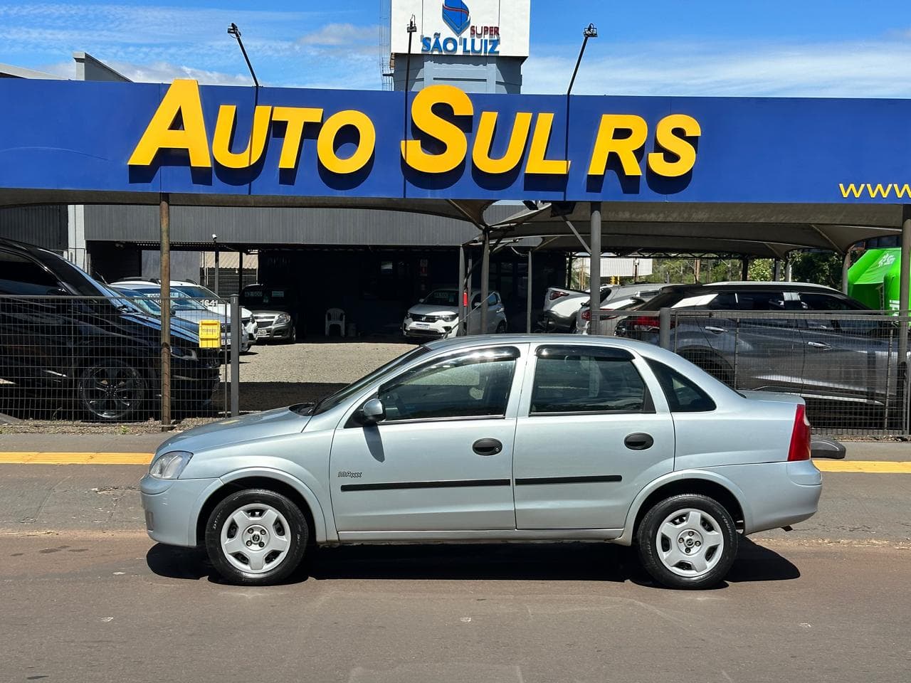 Corsa Sedan 1.8 Maxx completo