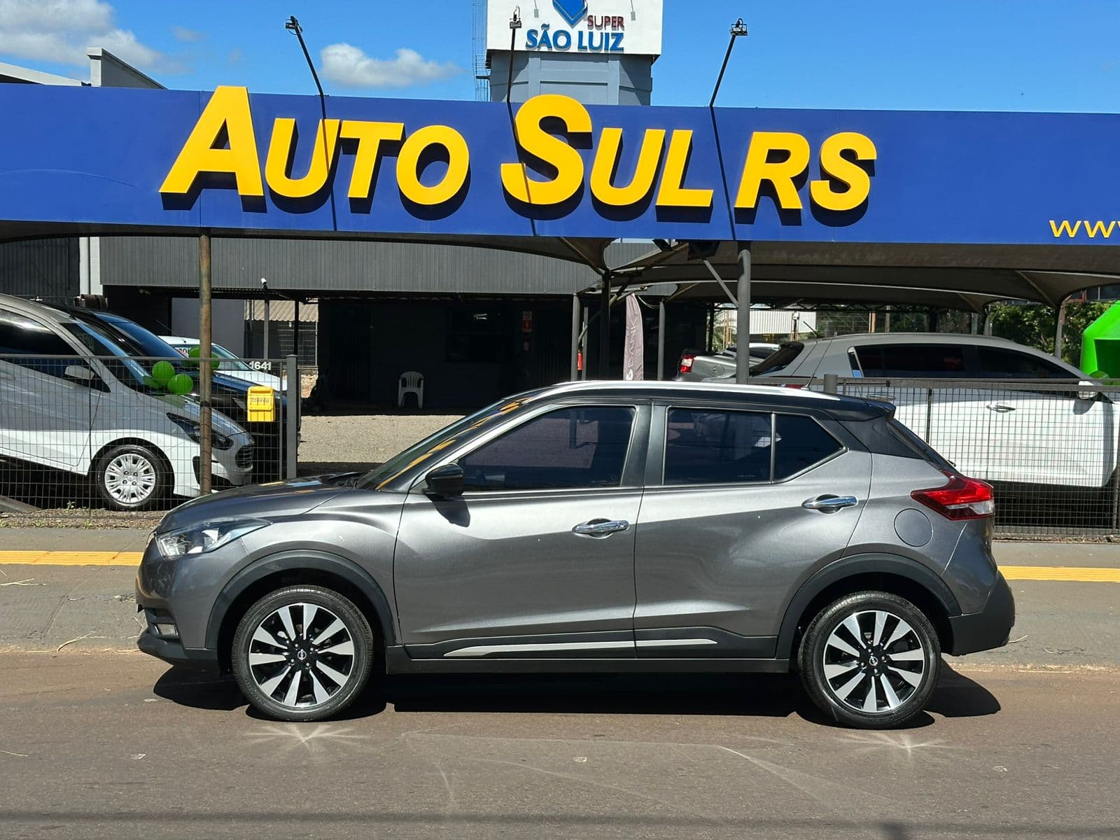 Nissan KICKS 1.6 SL Automática ( Impecável )