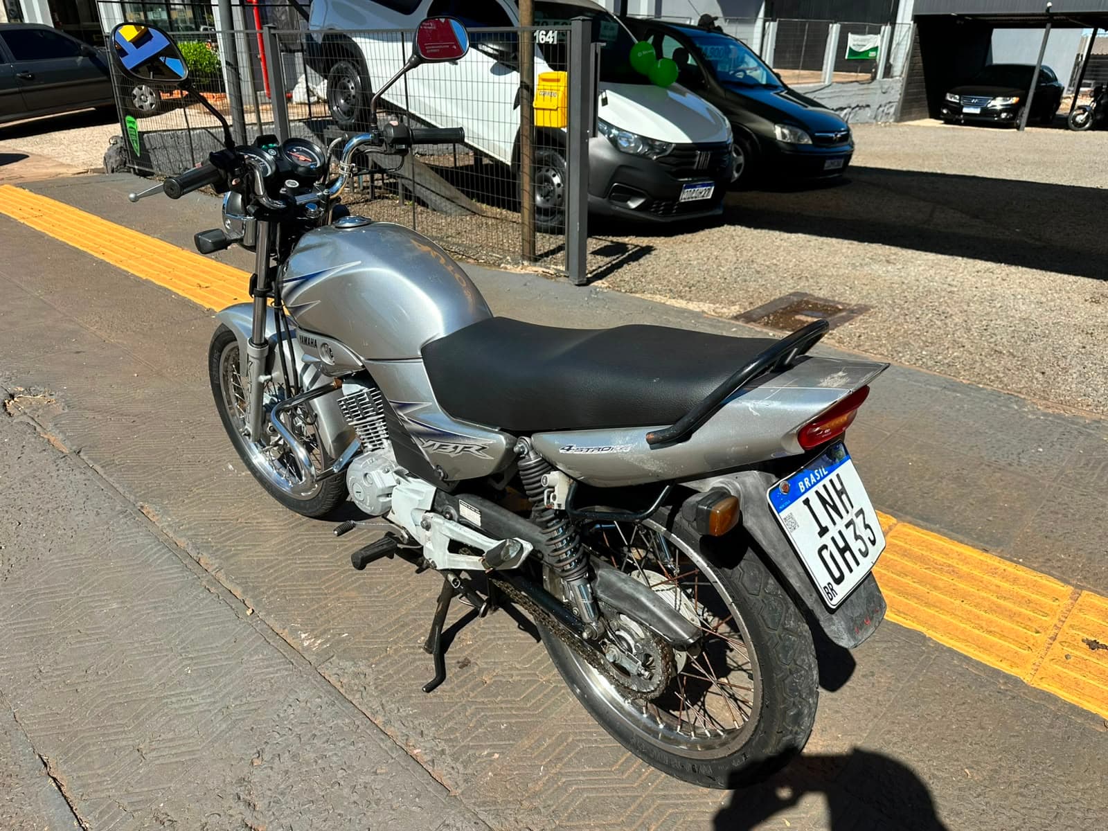 YBR 125E com partida eletrica