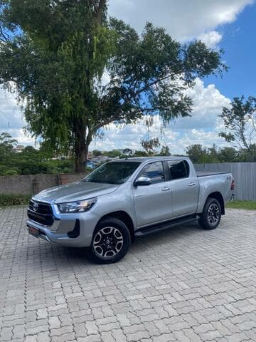 HILUX CD SRV AUT. 4X4 – EXCELENTE ESTADO