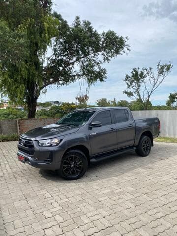 HILUX CD SR AUT. 4X4 – EXCELENTE ESTADO