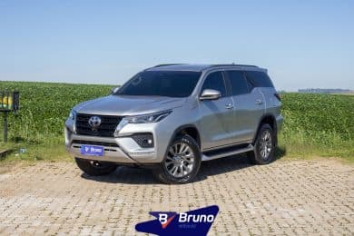 HILUX SW4 SRX 2.8 TURBO 4X4 AT 2022 | 7 LUGARES |