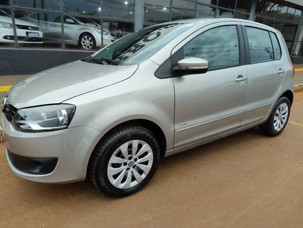 FOX 1.0 4P COMPLETO ANO 2013 UNICA DONA