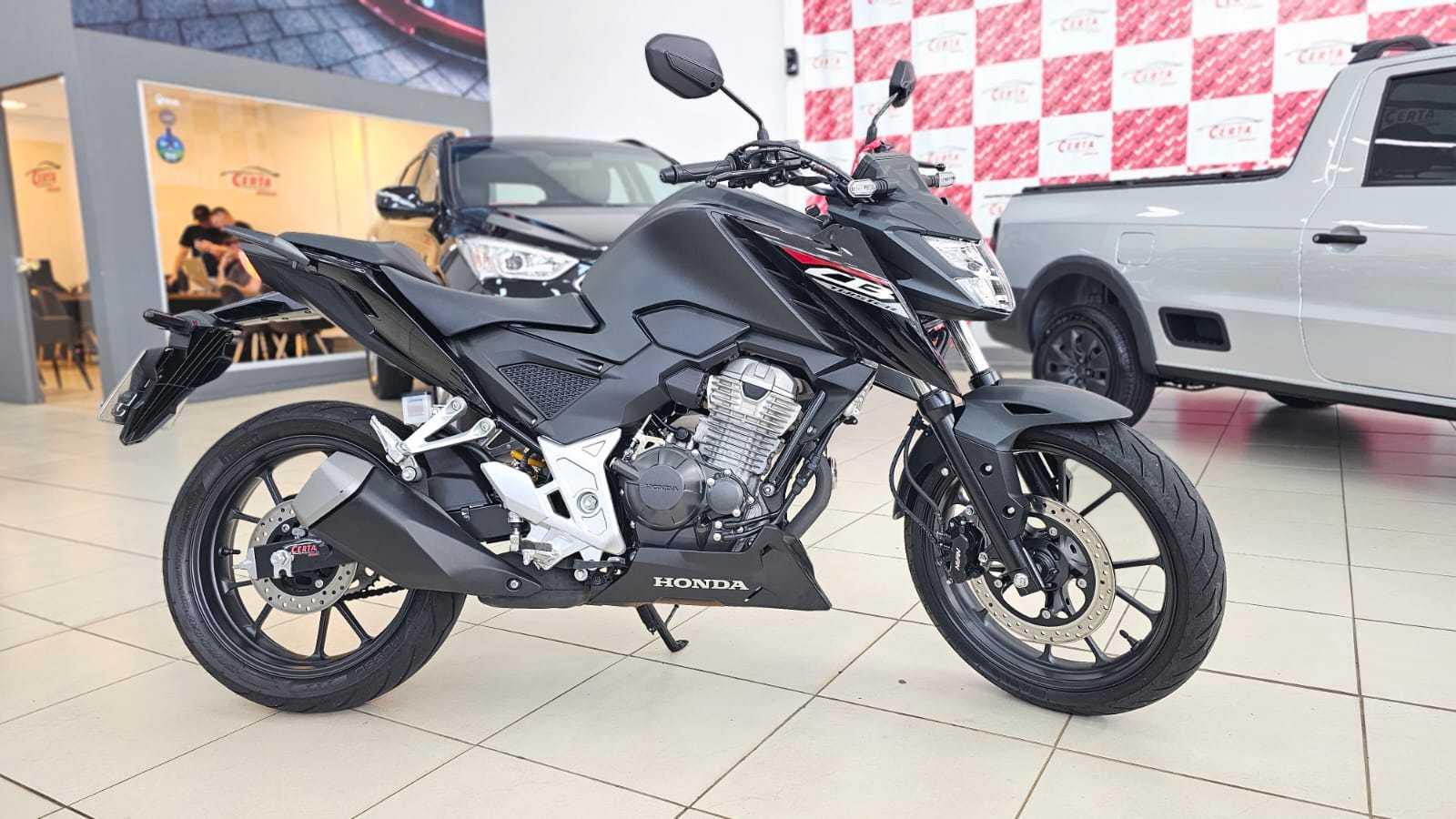 CB-300F-TWISTER-CBS