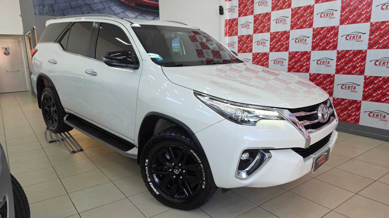 TOYOTA-SW4-SRX-5-LUGARES