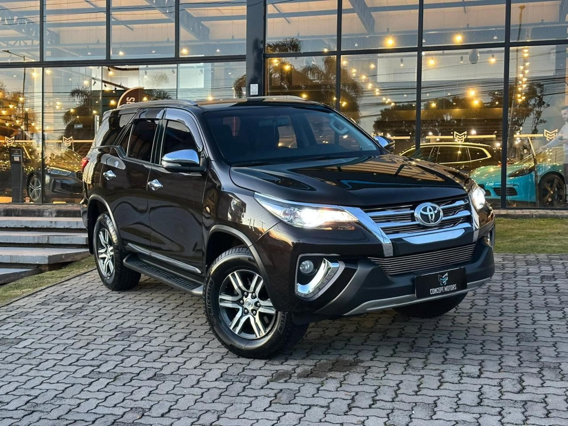 Toyota Hilux SW4 SRV 4x2 2.7 Flex 16V Aut.