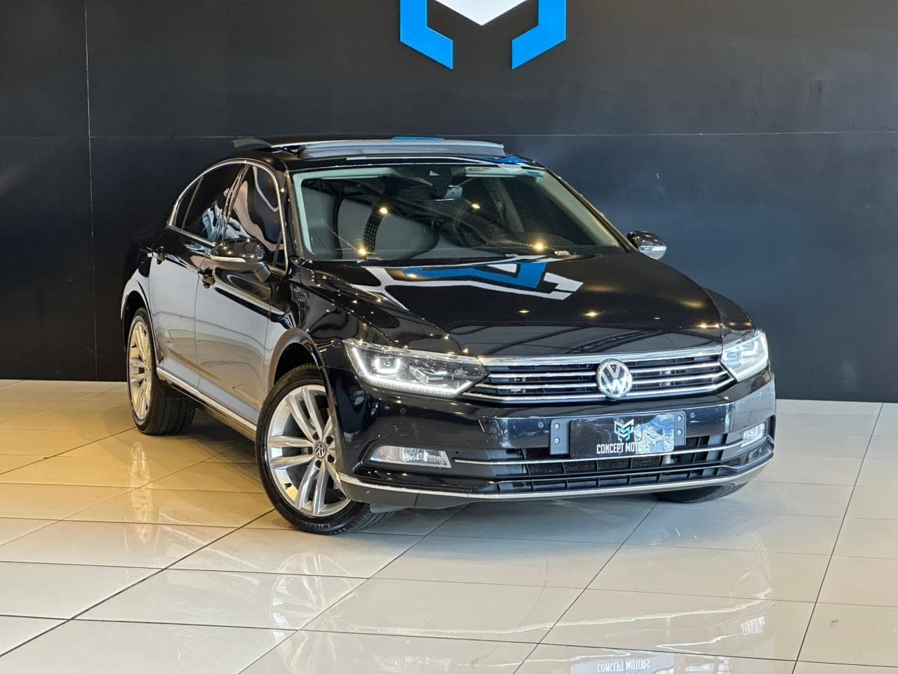 Volkswagen - Passat Highline 2.0 TSI 220cv Tip. - 2019