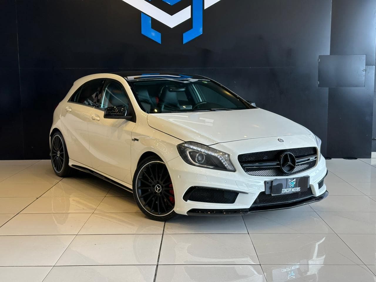 Mercedes-Benz - Classe A 45 AMG 4MATIC 2.0 Turbo Aut. - 2015