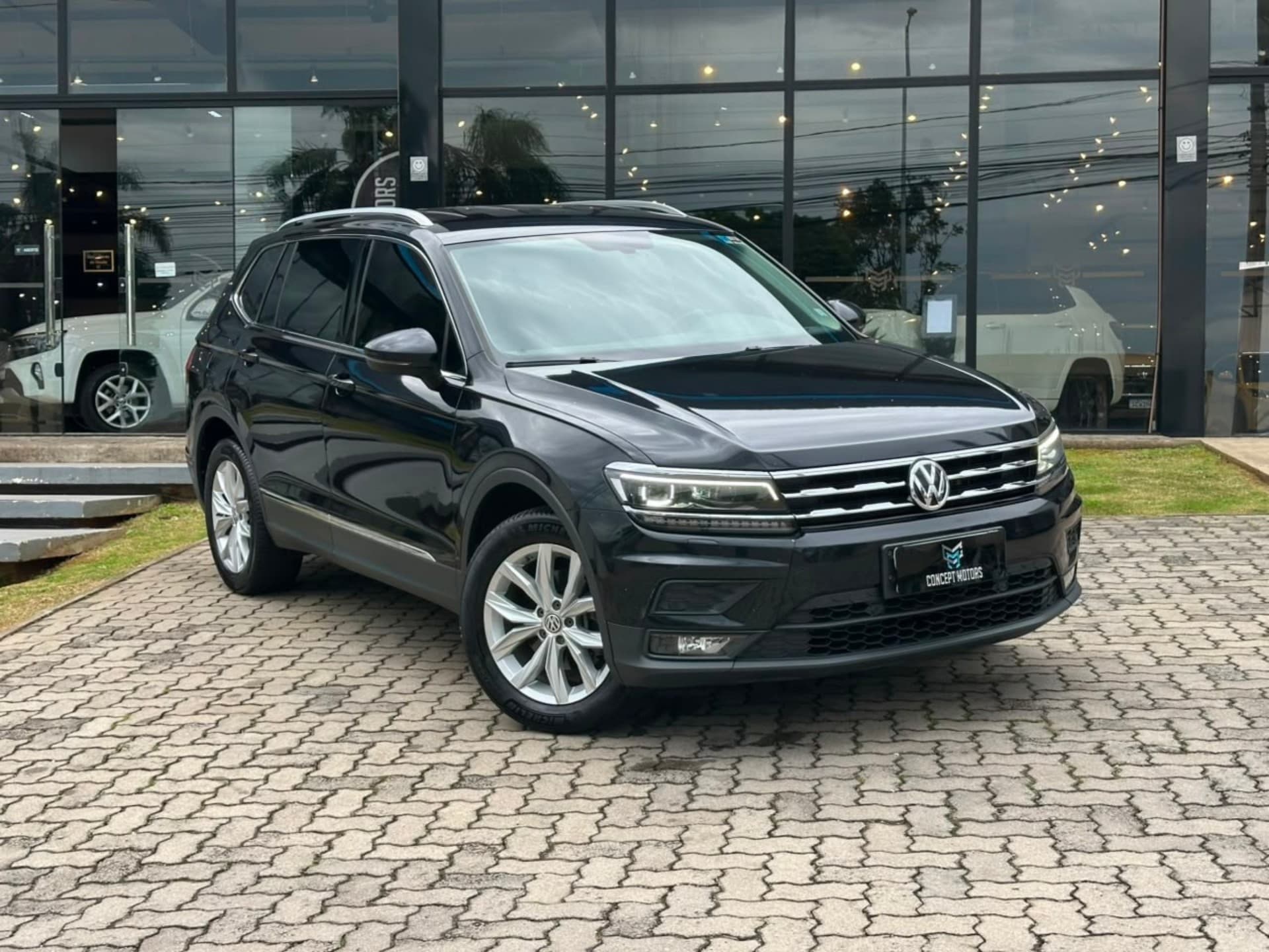 Volkswagen Tiguan Allspac Comf 250 TSI 1.4 Flex