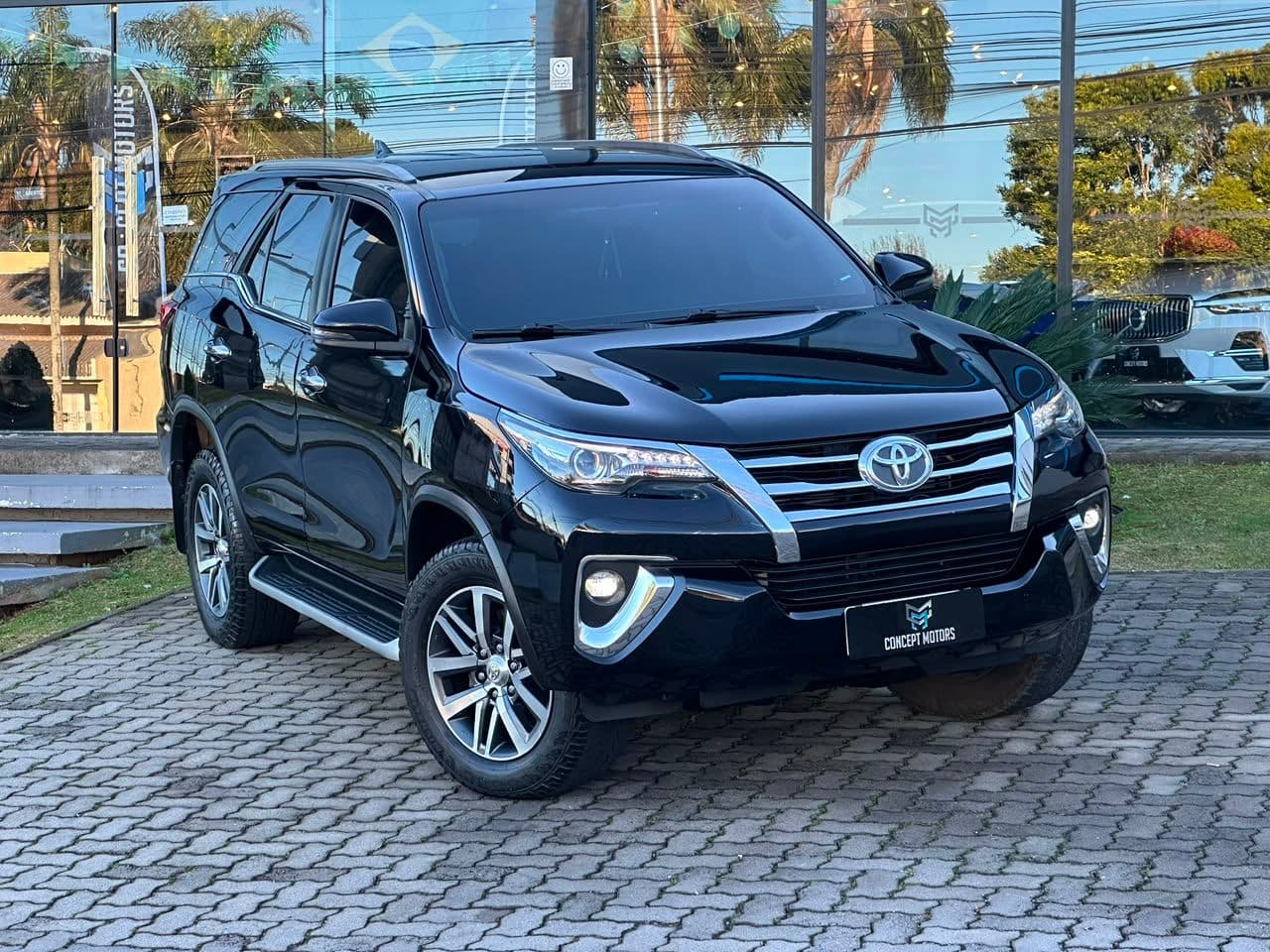Toyota Hilux SW4 SRX 4x4 2.8 TDI 16V Dies. Aut.