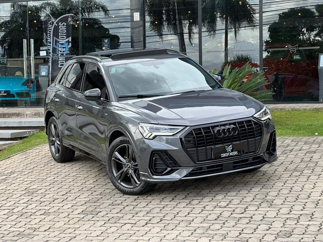 Audi - Q3 Black S Line 1.4 TFSI S-tronic - 2021