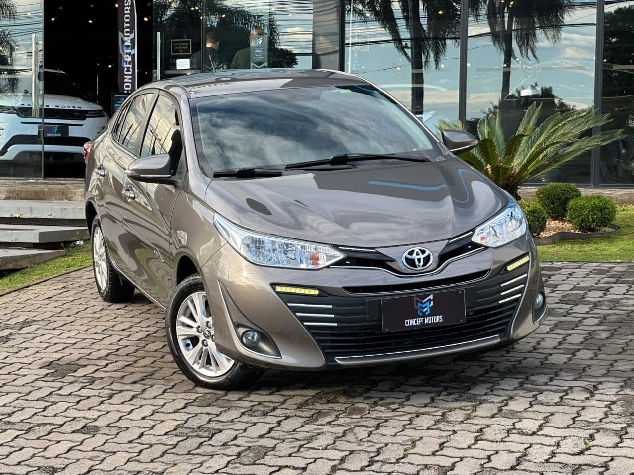 Toyota Yaris XL Sedan 1.5 Flex 16V 4p Aut.