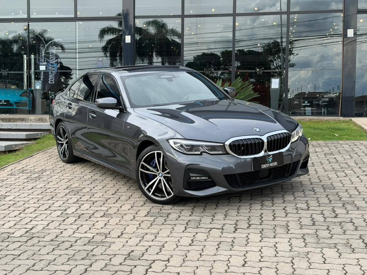 BMW - 330e M Sport 2.0 Turbo Aut. (Híbrido) - 2021