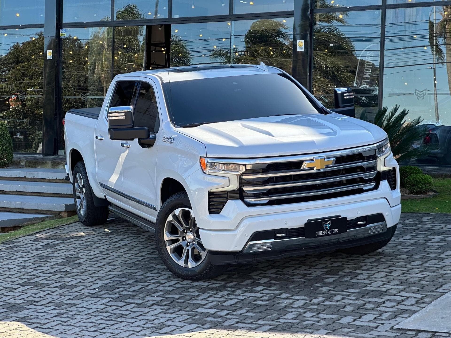 Chevrolet - Silverado High Country 5.3 V8 AWD Aut. - 2024