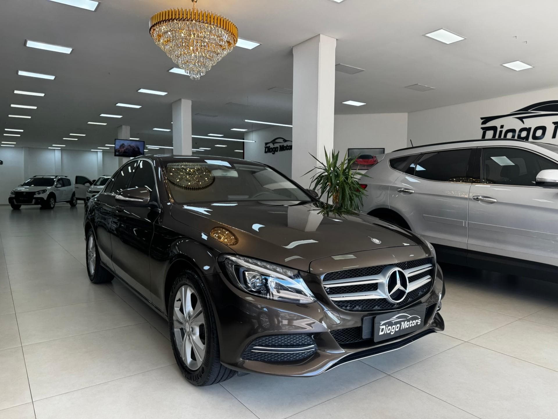 Mercedes-Benz - C-180 1.6 CGI Turbo Automática - 2015