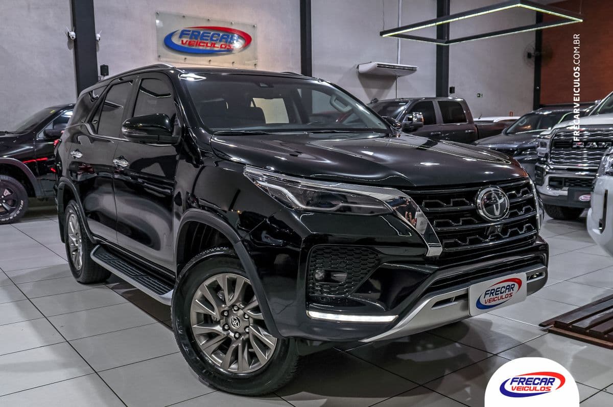 Hilux SW4 SRX 2.8 T.D.I 4x4 Aut.