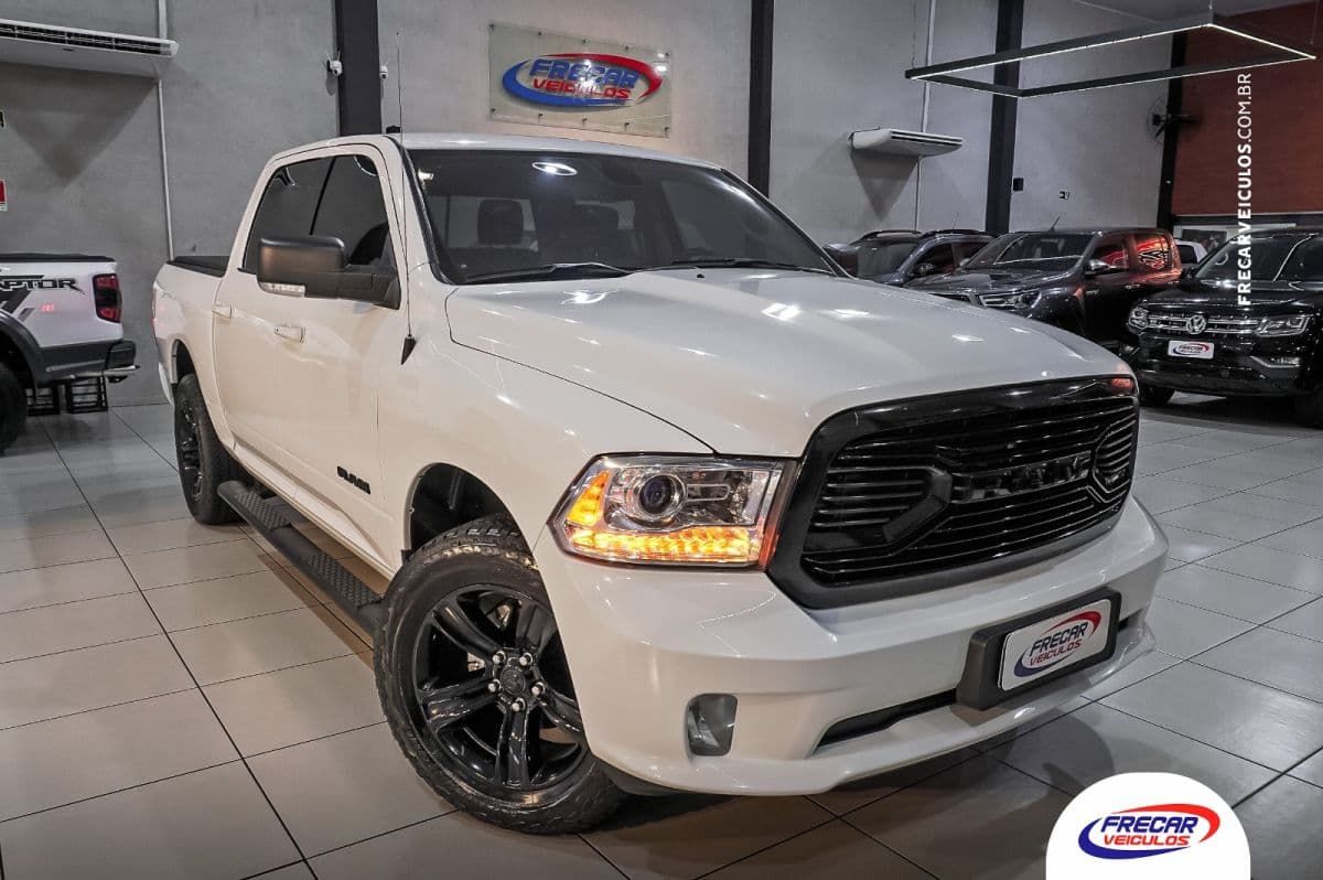 Ram Classic Night Edition 5.7 V8