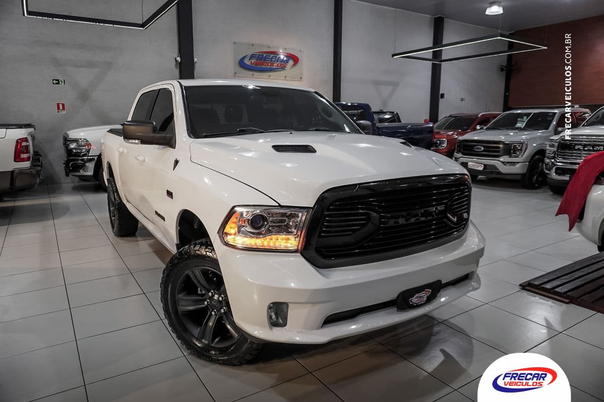 Ram Classic Night Edition 5.7 V8