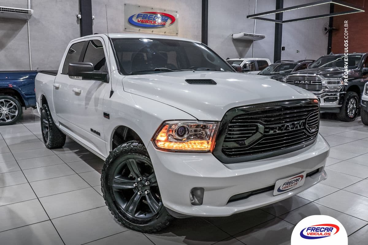 Ram Classic Night Edition 5.7 V8