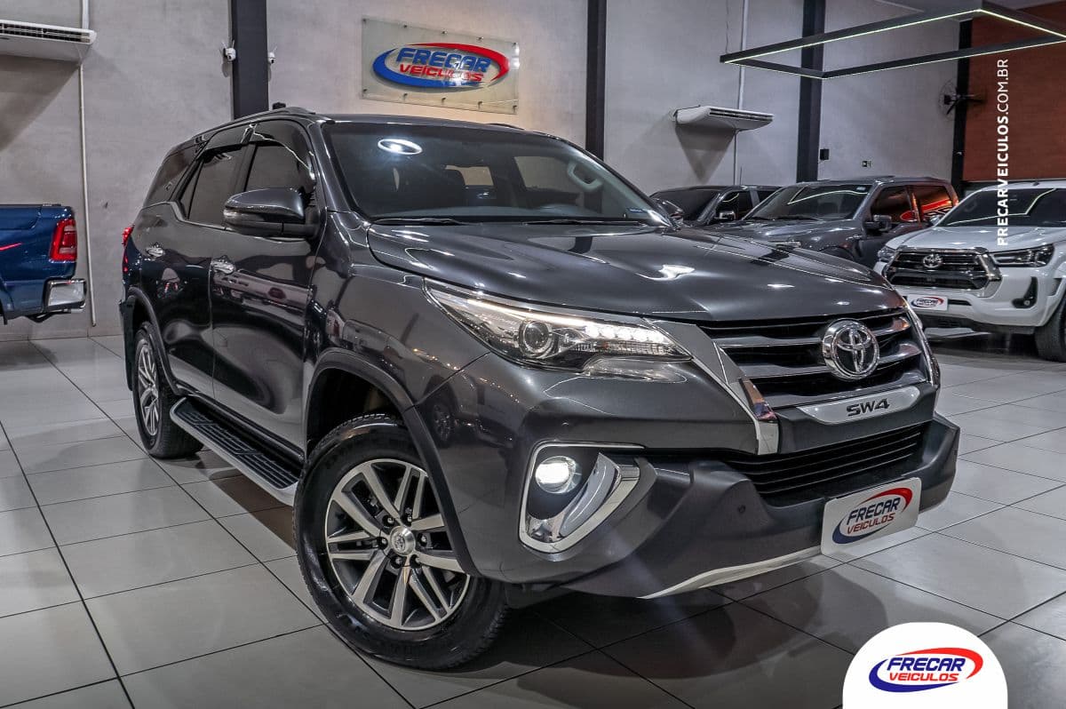 Hilux SW4 SRX 2.8 T.D.I 4x4 Aut.