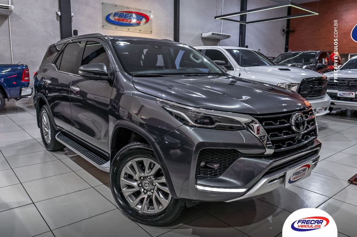 Hilux SW4 SRX 2.8 T.D.I 4x4 Aut.