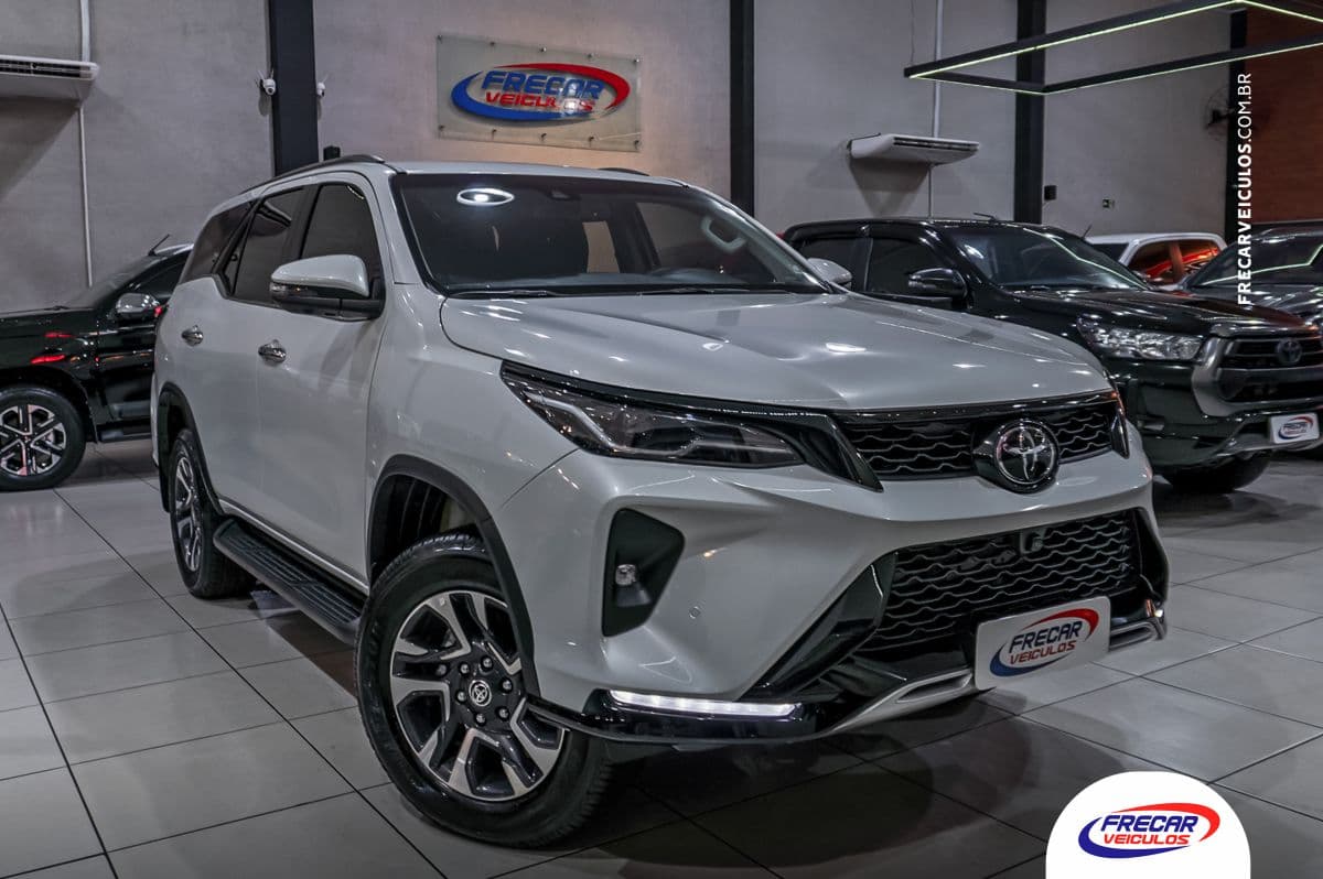 Hilux SW4 SRX 2.8 T.D.I 4x4 Aut.