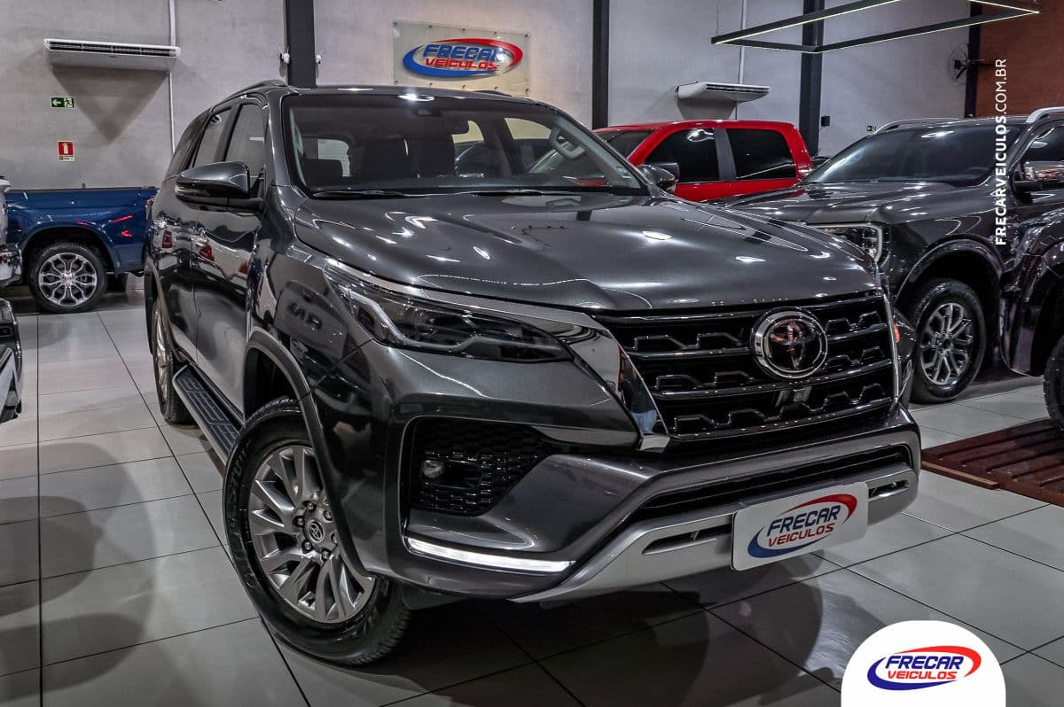 Hilux SW4 SRX 2.8 T.D.I 4x4 Aut.