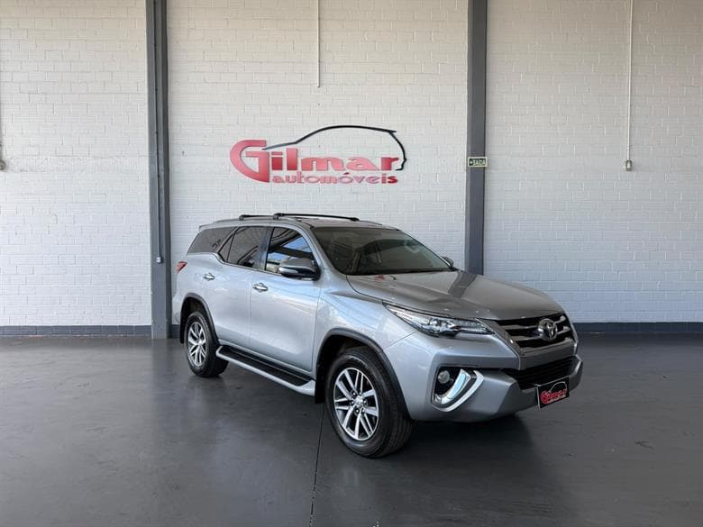 Hilux SW4 SRX
