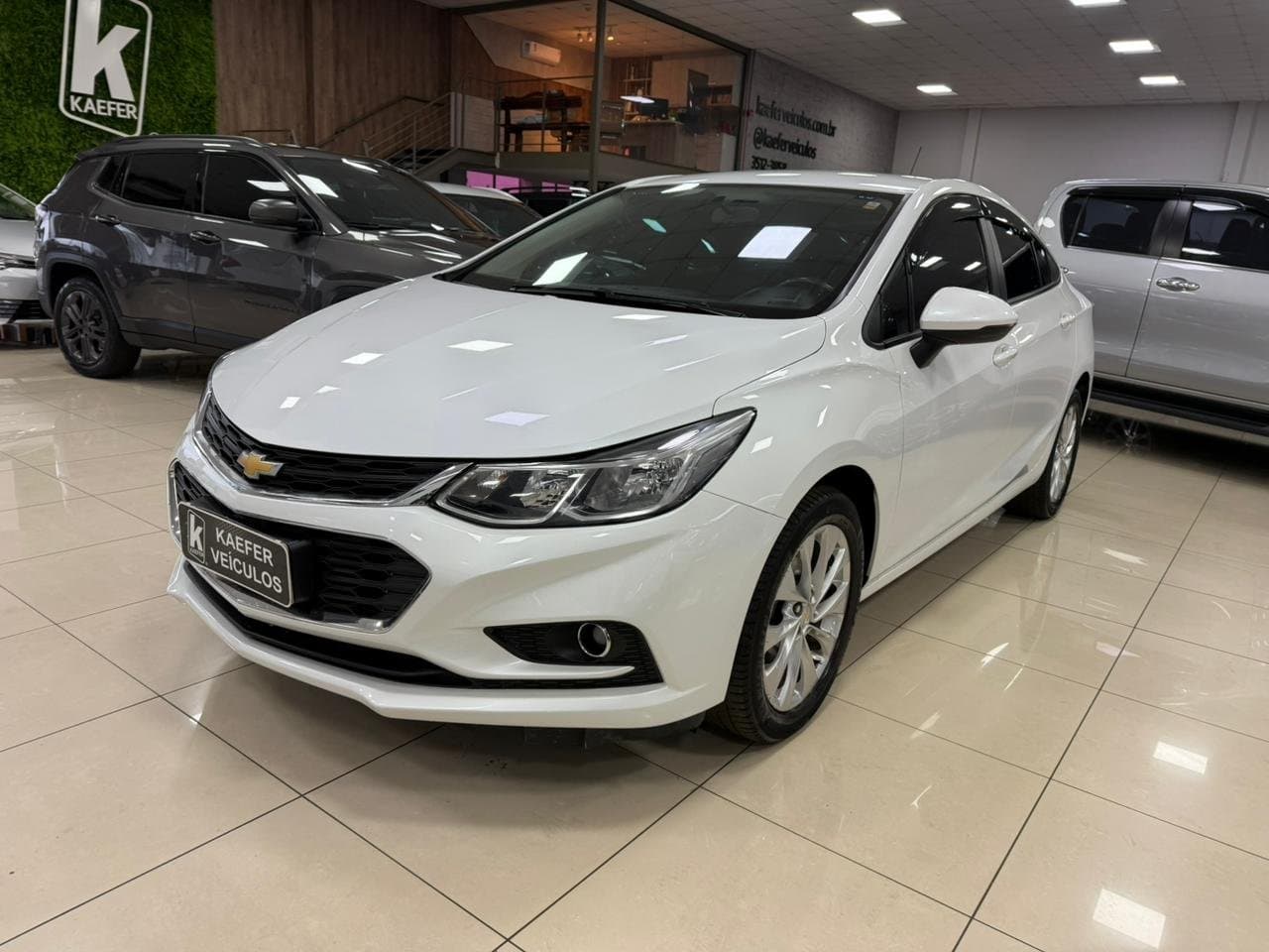 CRUZE SEDAN