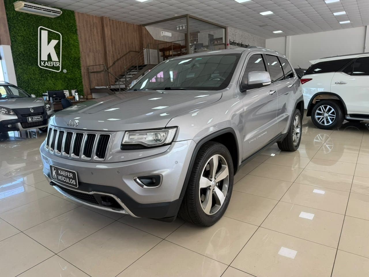 GRAND CHEROKEE