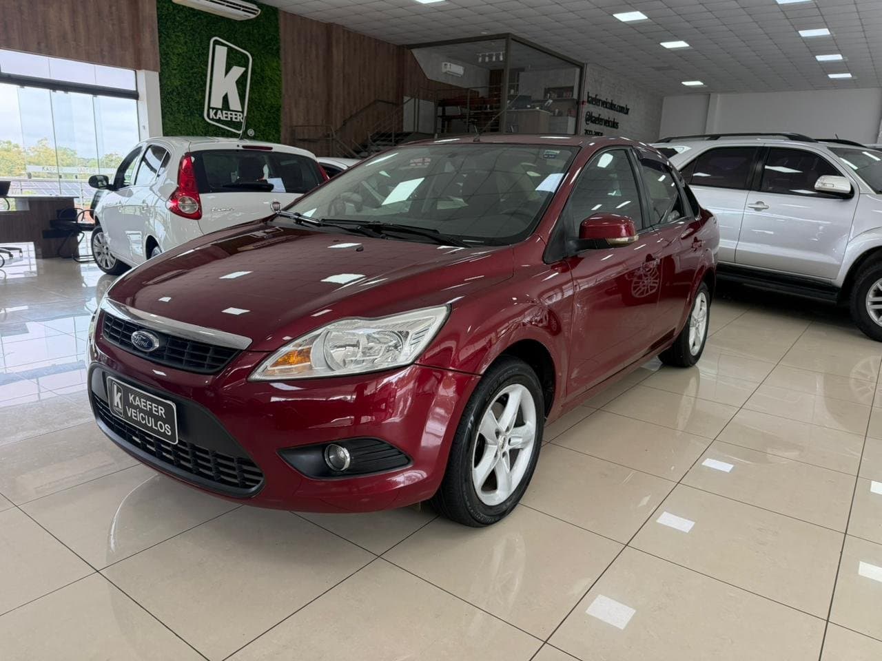 FOCUS SEDAN