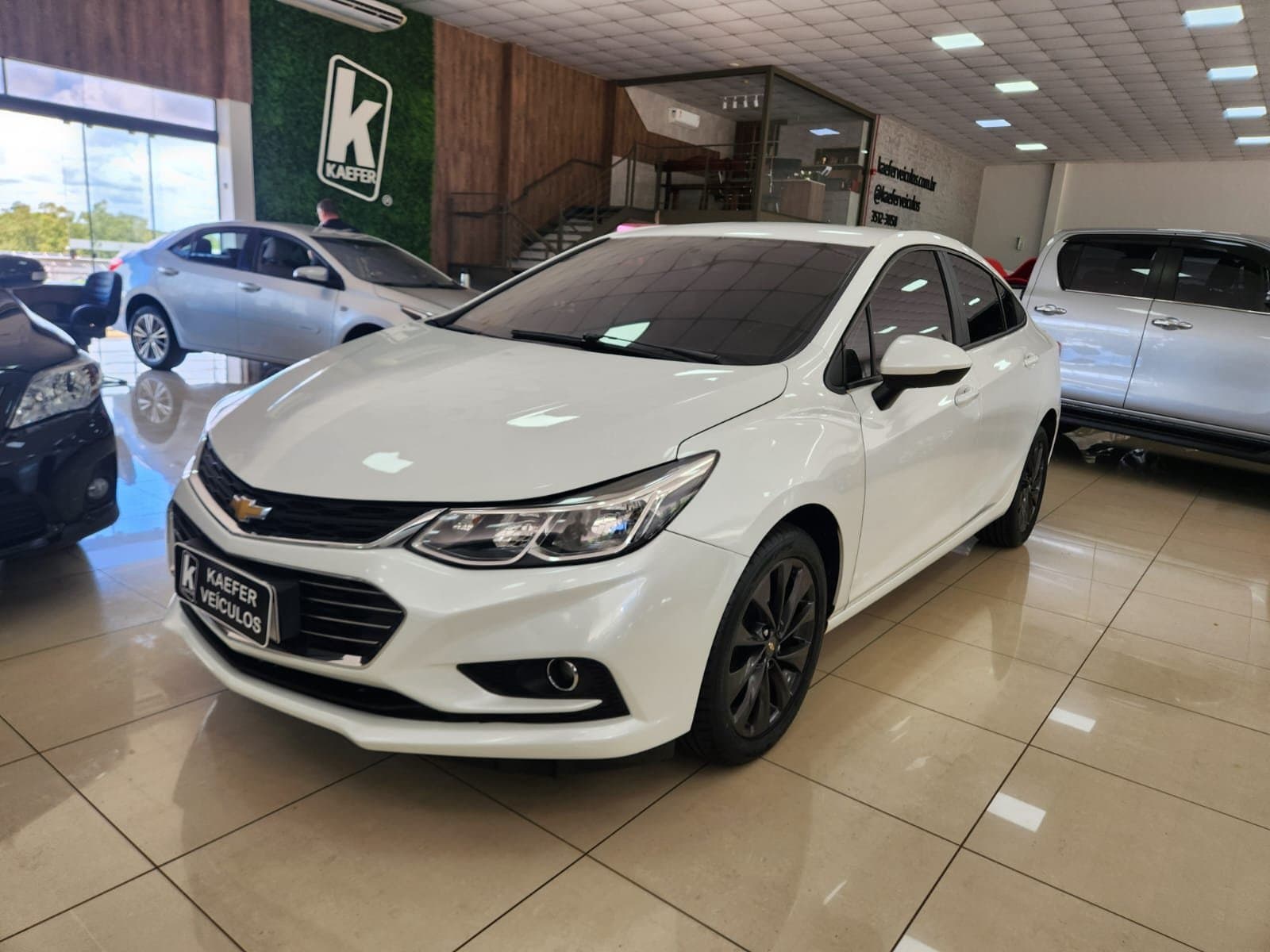 CRUZE SEDAN