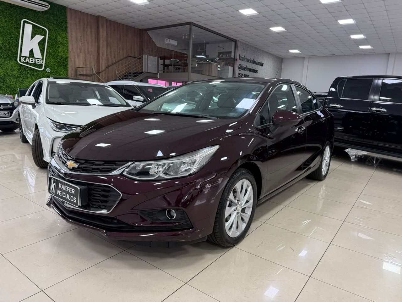 CRUZE SEDAN