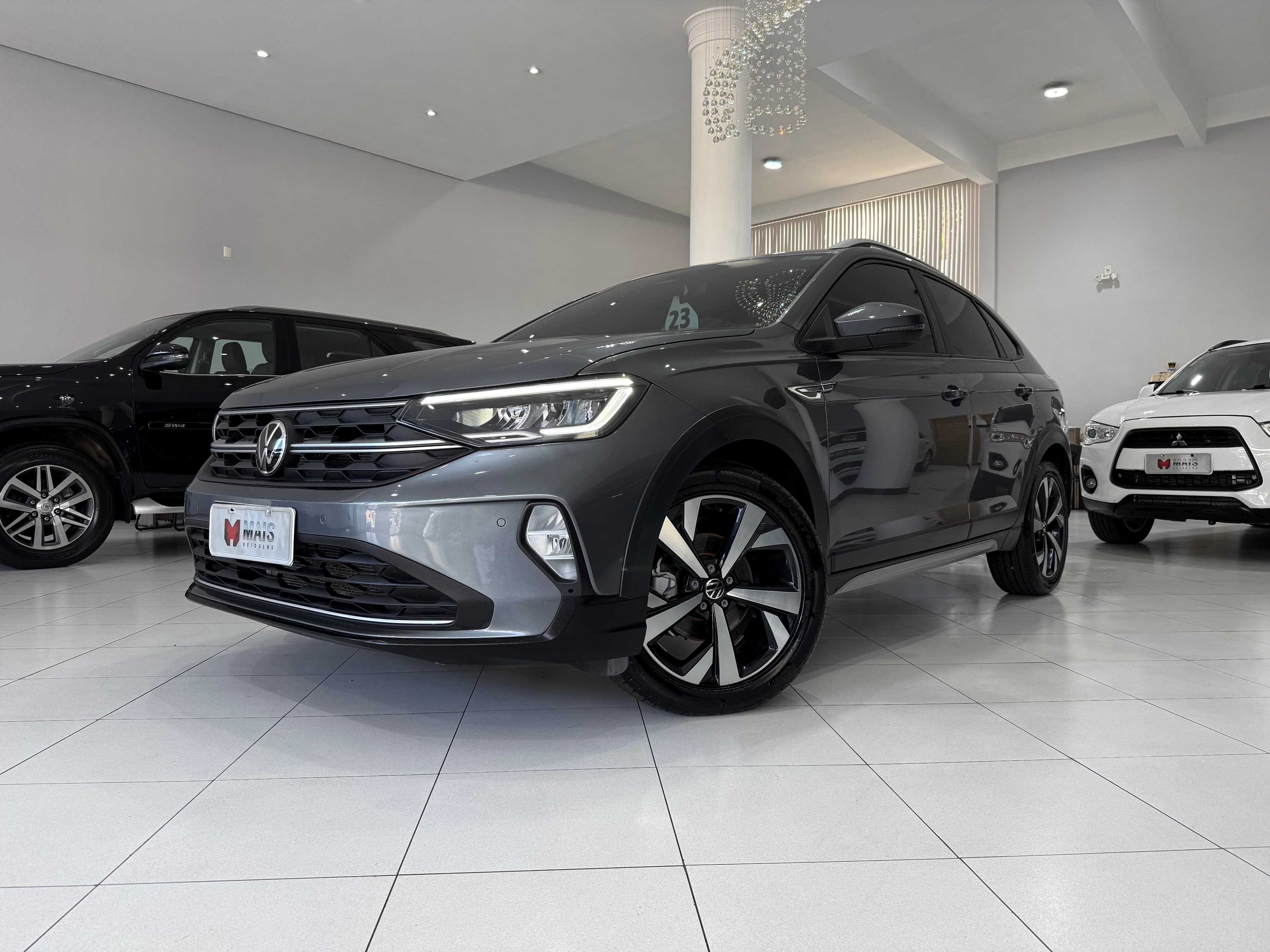 VOLKSWAGEN Nivus Highline 200 TSI (Apenas 46.000km/Novíssimo)