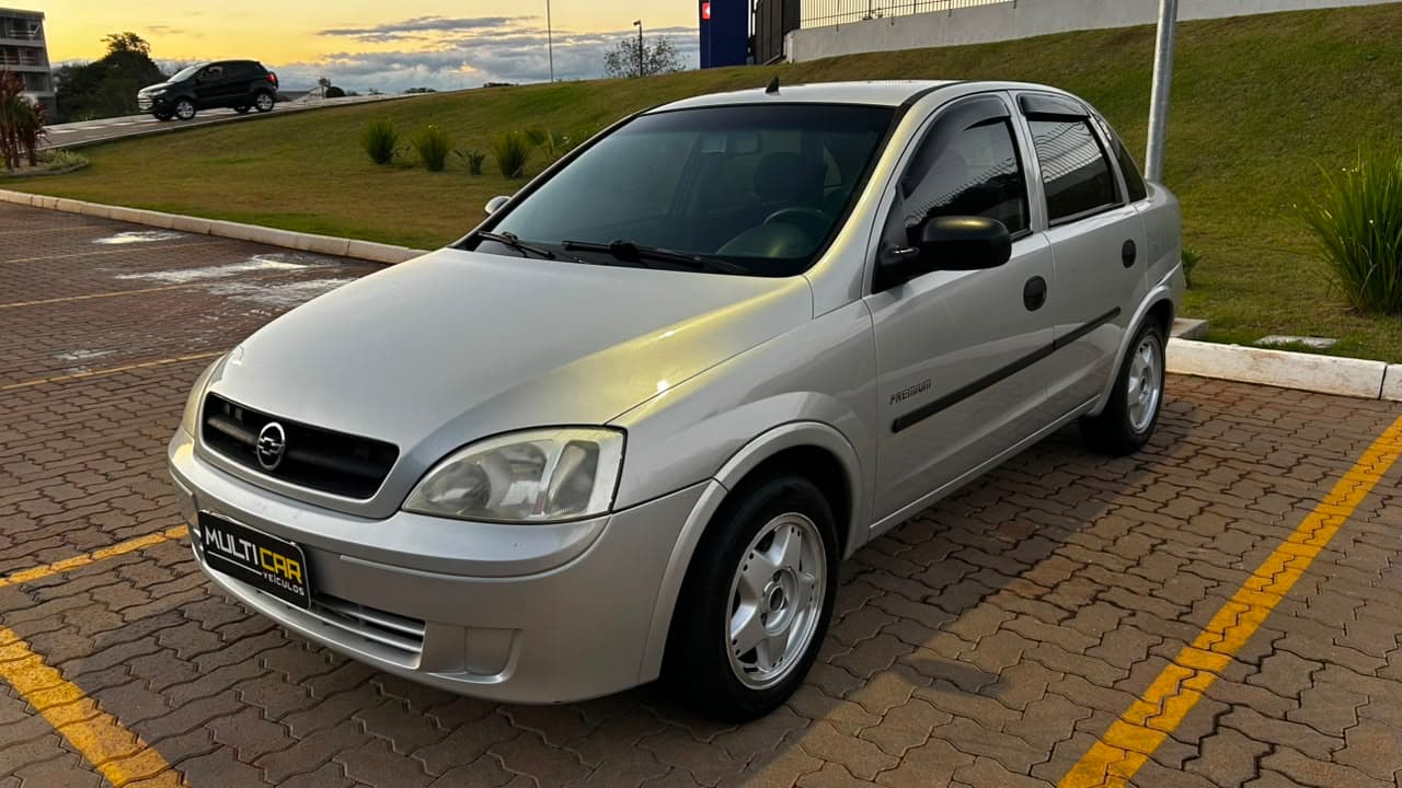 Chevrolet CORSA SEDAN PREMIUM