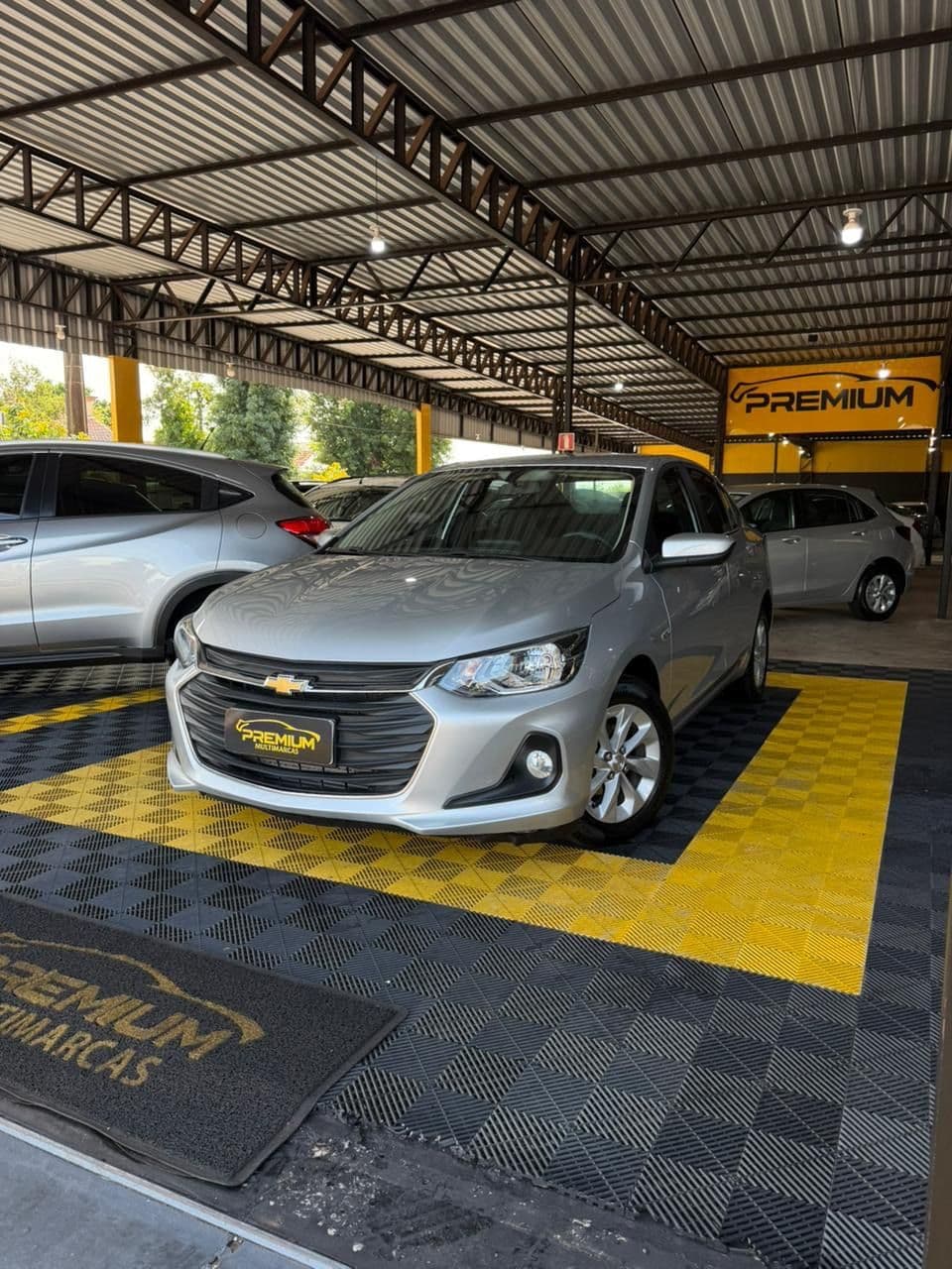 ONIX SEDAN Plus LTZ 1.0 12V TB Flex Mec.