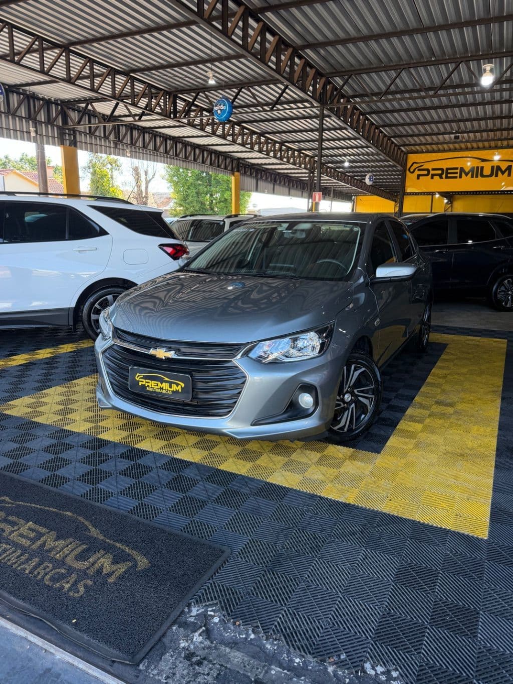 ONIX SEDAN Plus LT 1.0 12V TB Flex Mec.