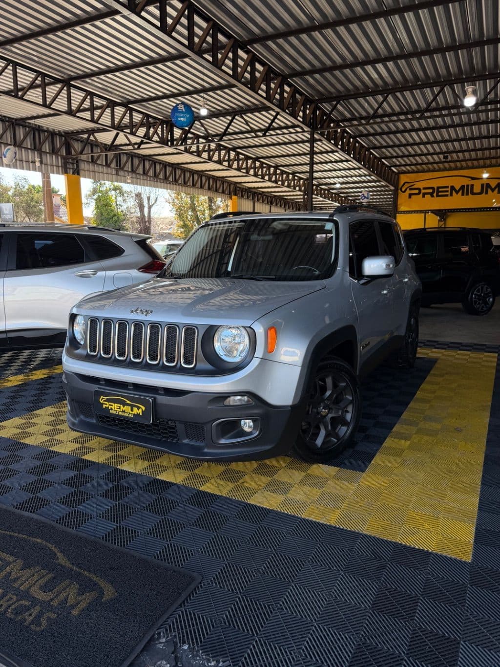 Renegade Longitude 1.8 4x2 Flex 16V Aut.