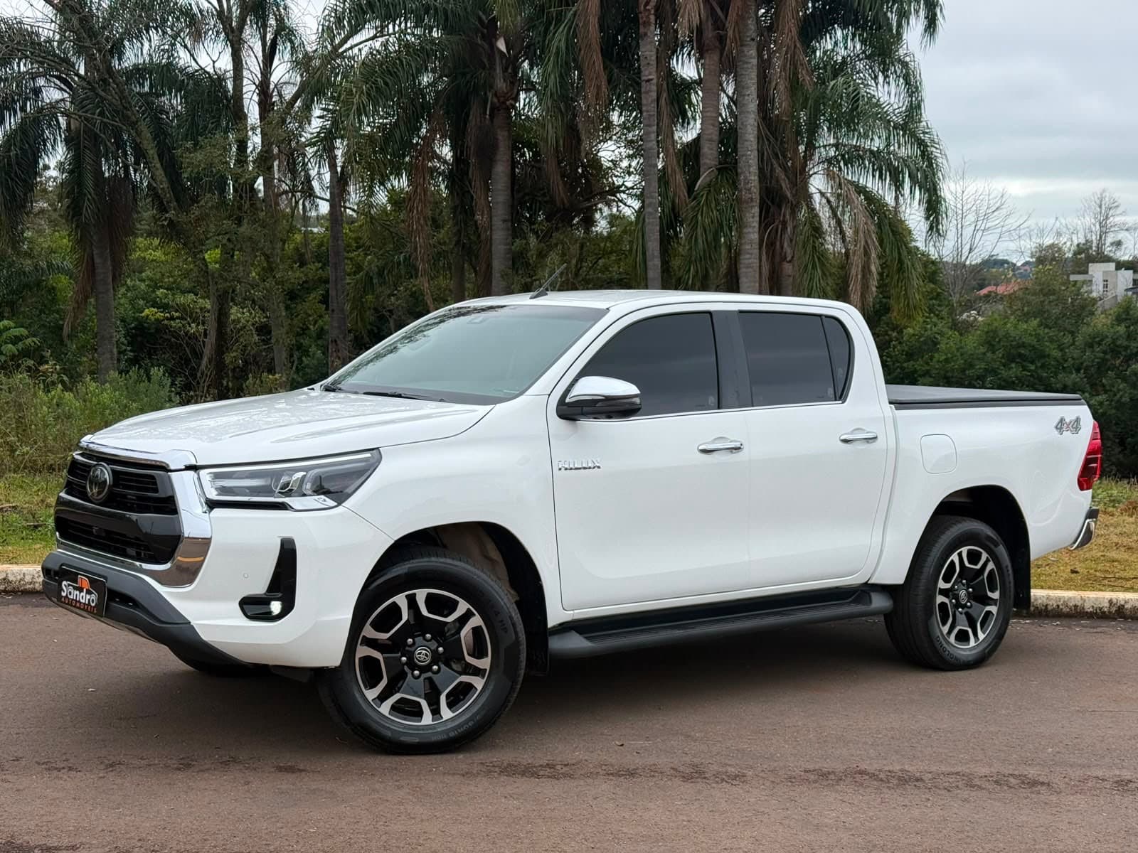 Toyota - Hilux CD SRX 4x4 2.8 TDI 16V Diesel Aut. - 2023