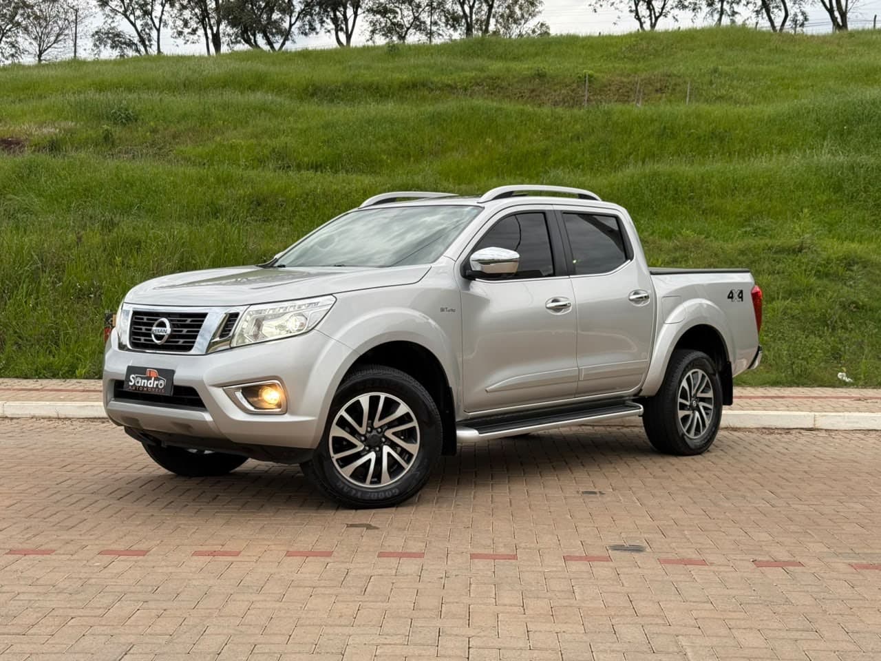 Nissan - Frontier LE CD 4x4 2.3 Bi-TB Diesel Aut. - 2022
