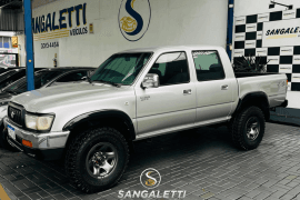 Toyota Hilux CD SRV 4x4 3.0 8V 116cv TB Diesel 2003 Diesel