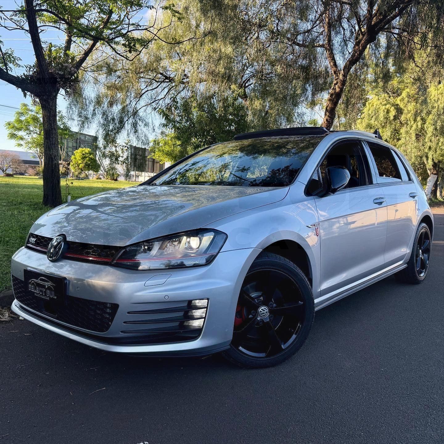 Volkswagen - Golf GTi 2.0 TSI 220cv Aut. - 2017