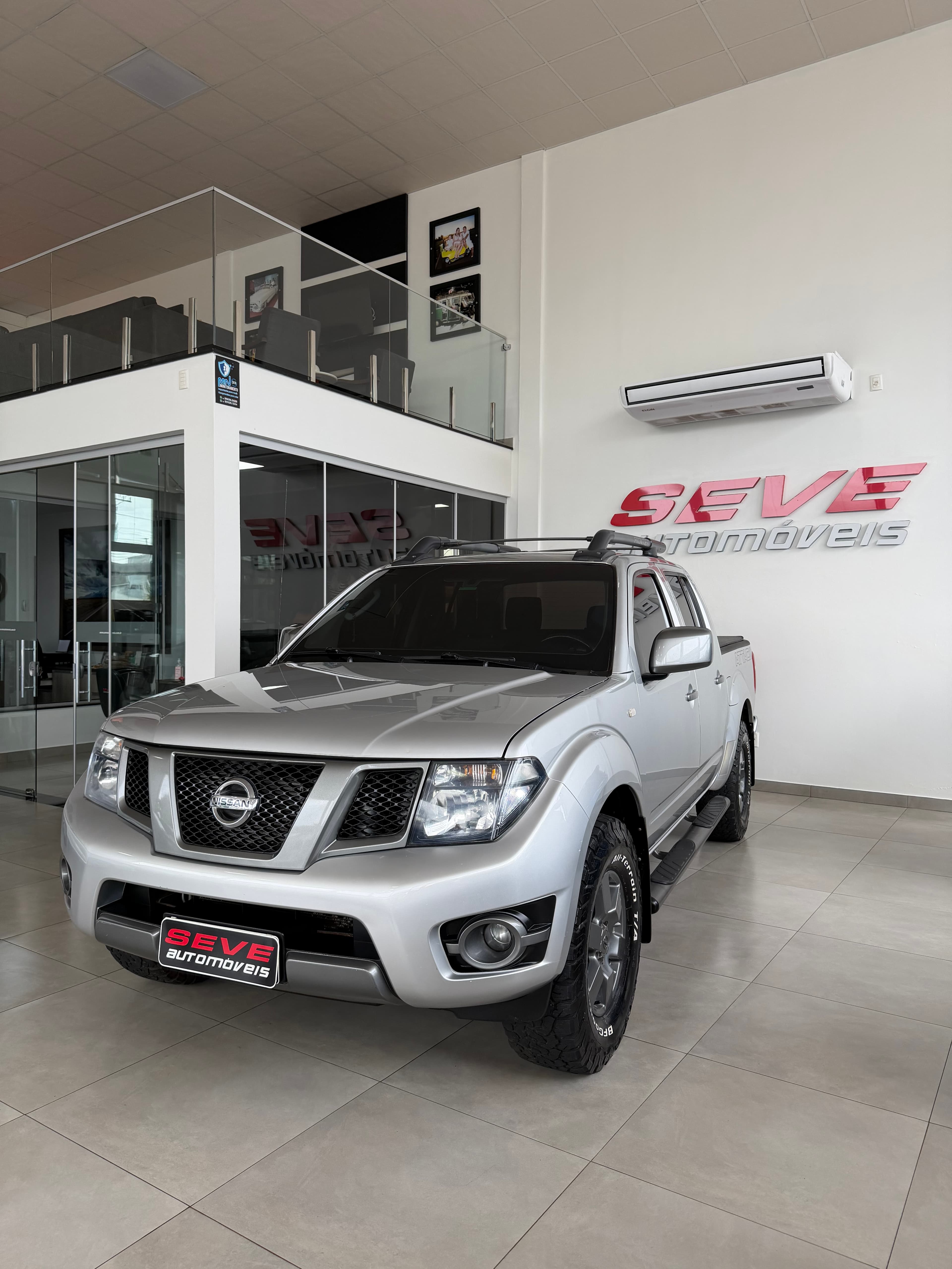 Nissan Frontier Sv attack 2.5 4x4 manual
