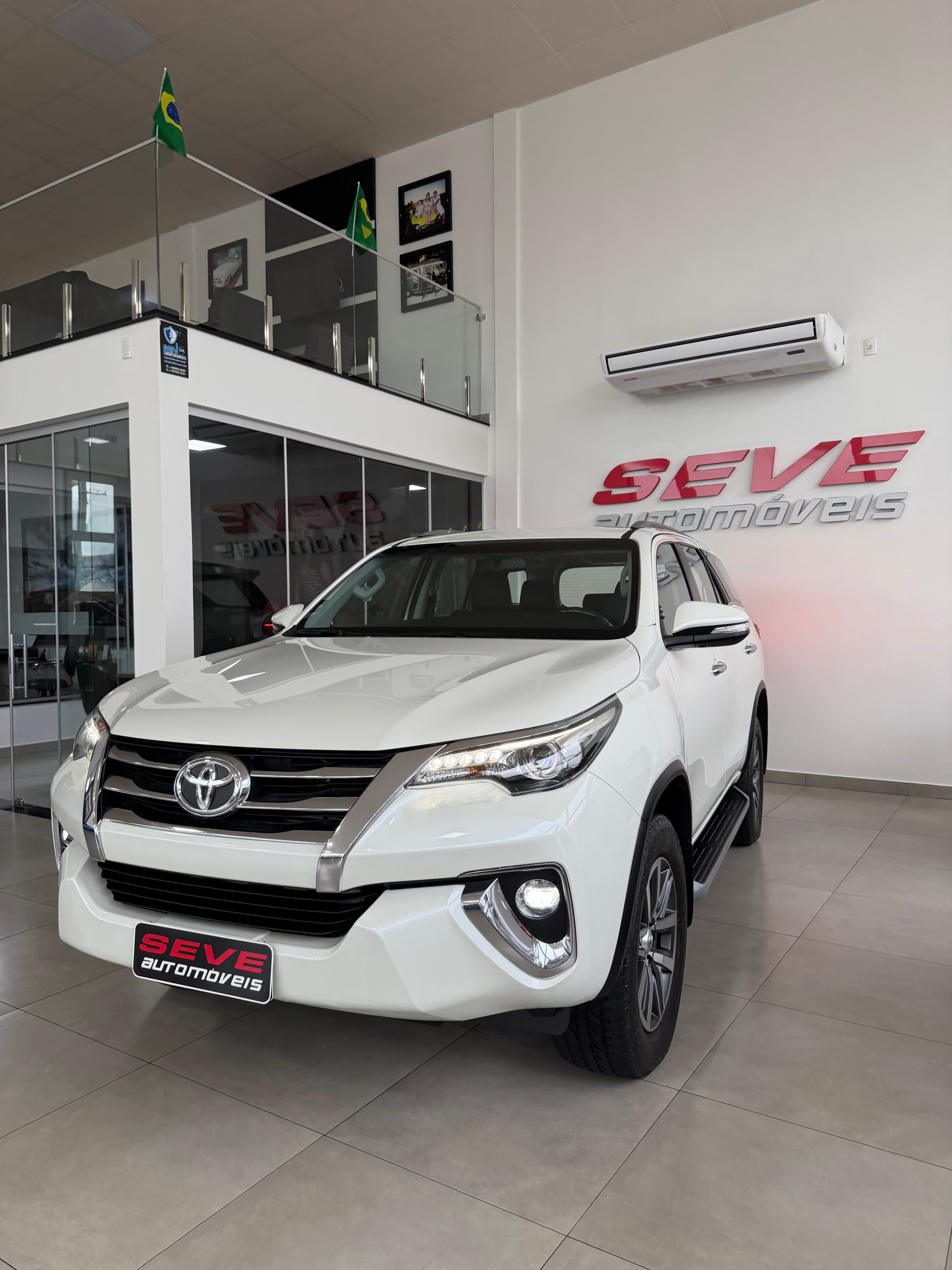 Toyota Hilux Sw4 Srx 2.8 turbo diesel automático